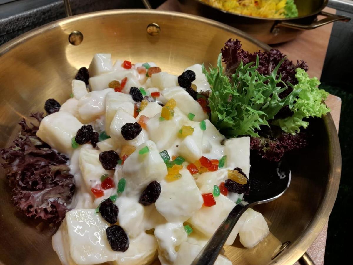 더 라이트 호텔 페낭 페라이 외부 사진 A salad of fresh halwa